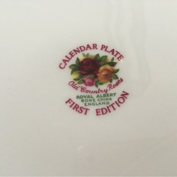 Royal Albert Old Country Roses Calendar Plate 1980 - Picture 2 of 7